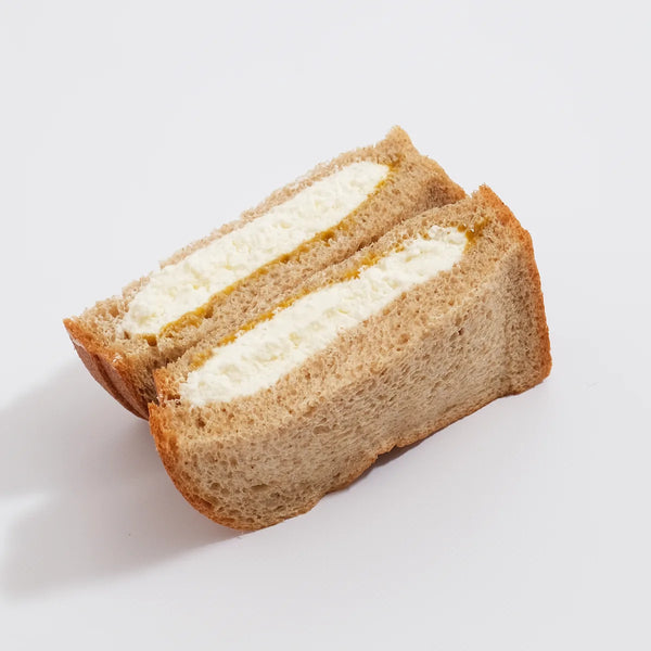 Fresh cream sandwich with unsweetened mango jam Carbohydrates 4.2g/piece